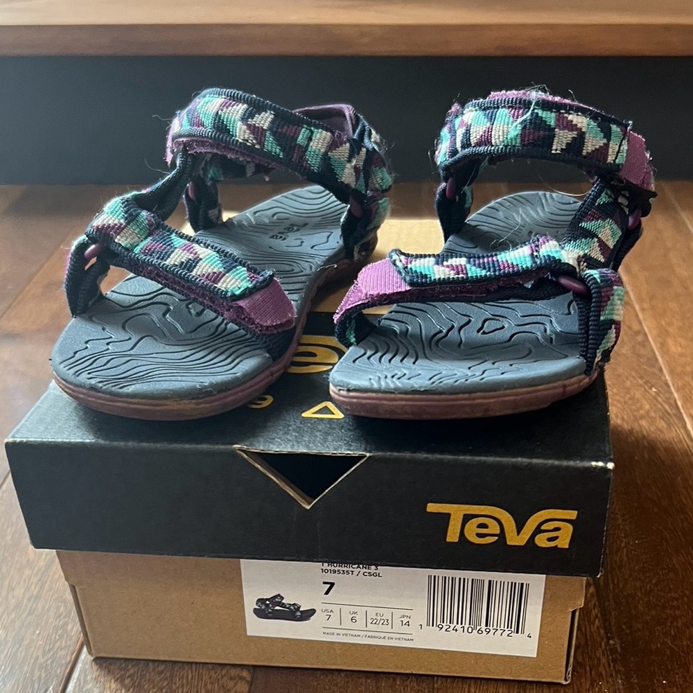 Toddler girl Teva sandals. Great condition